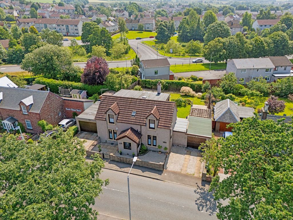 Property photo 2 of 38