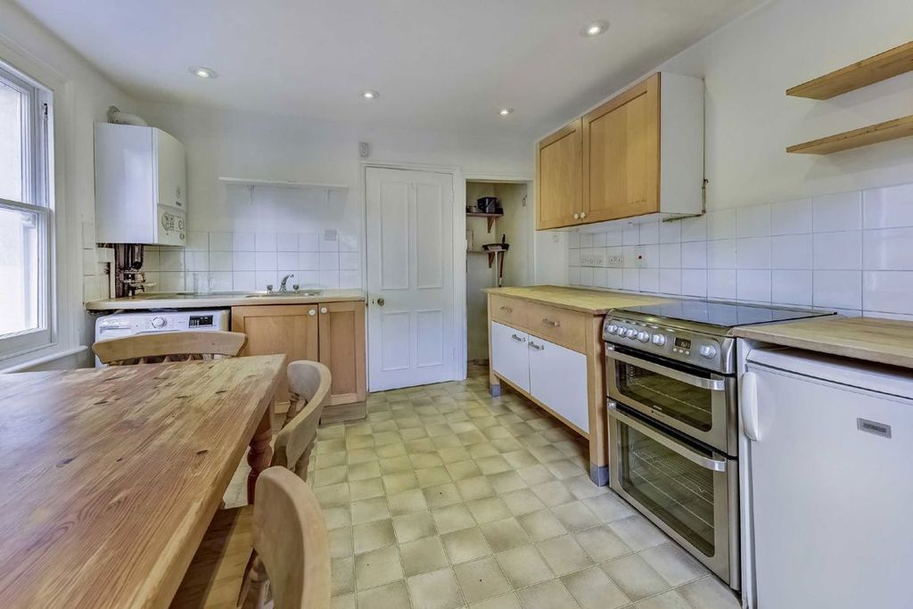 Property photo 3 of 8