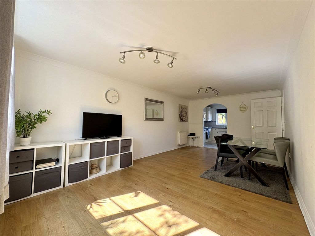 Property photo 2 of 10 Picture No. 11