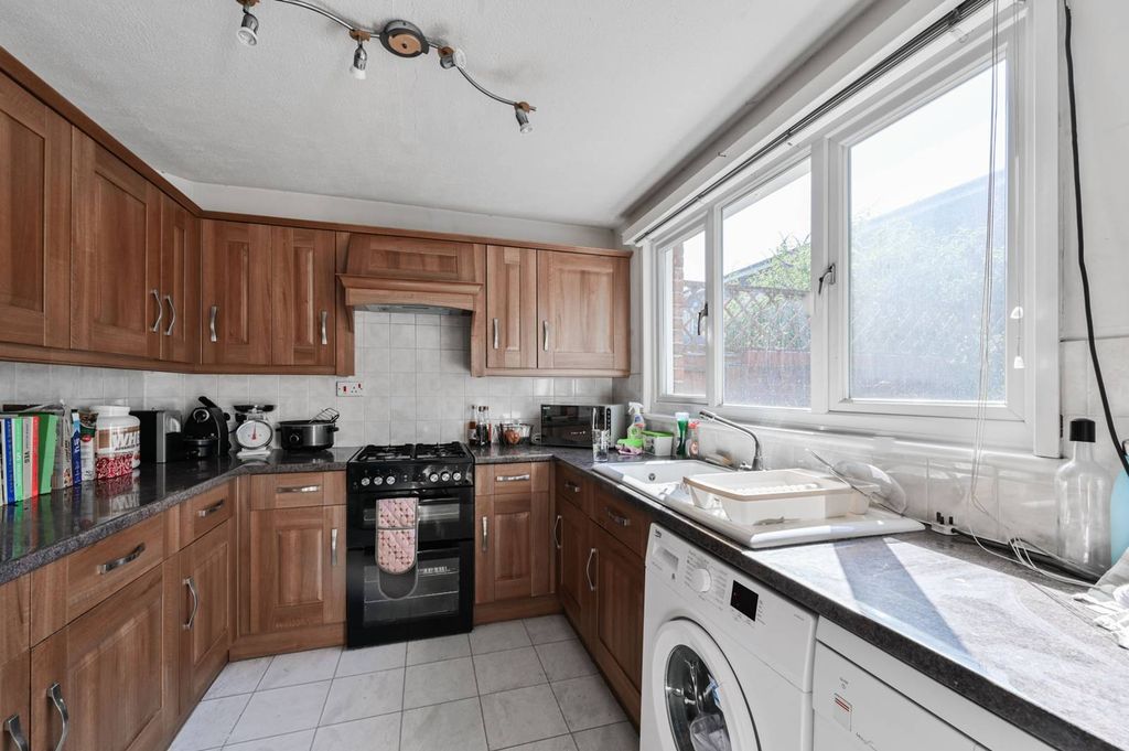 Property photo 1 of 22
