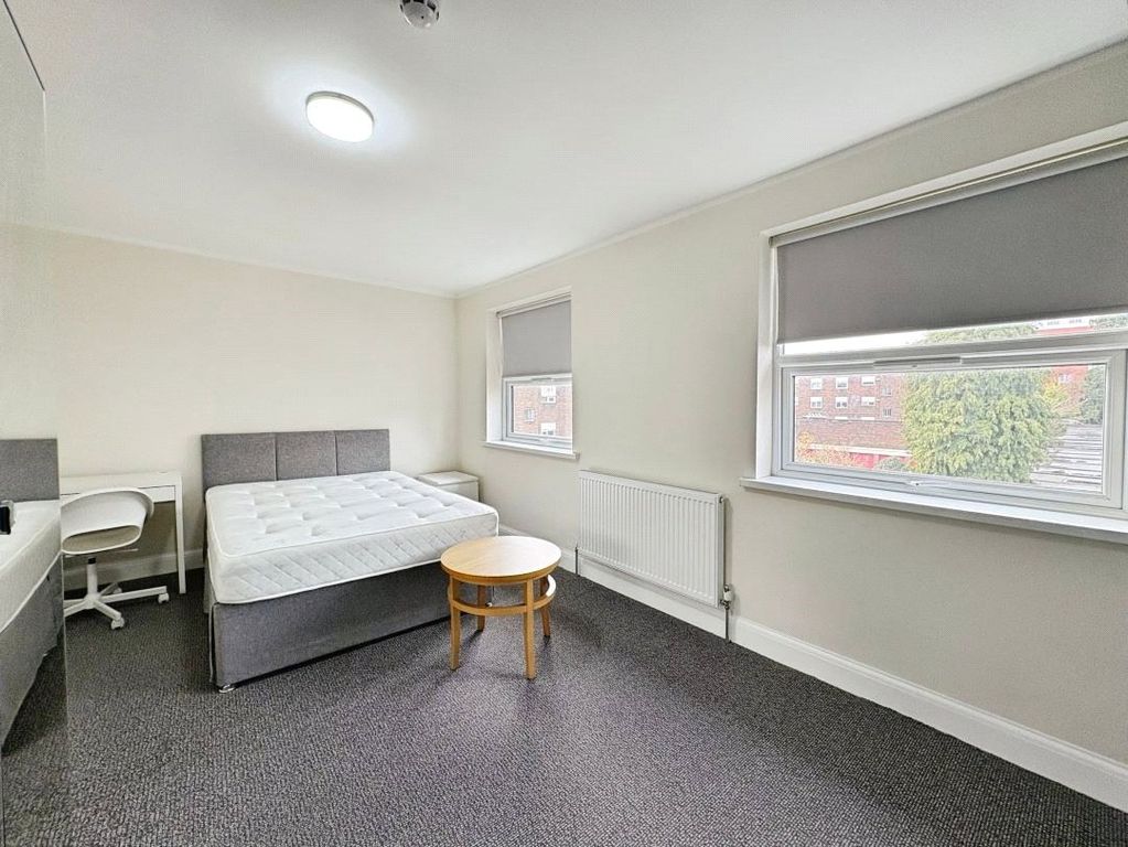 Property photo 1 of 8 Bedroom