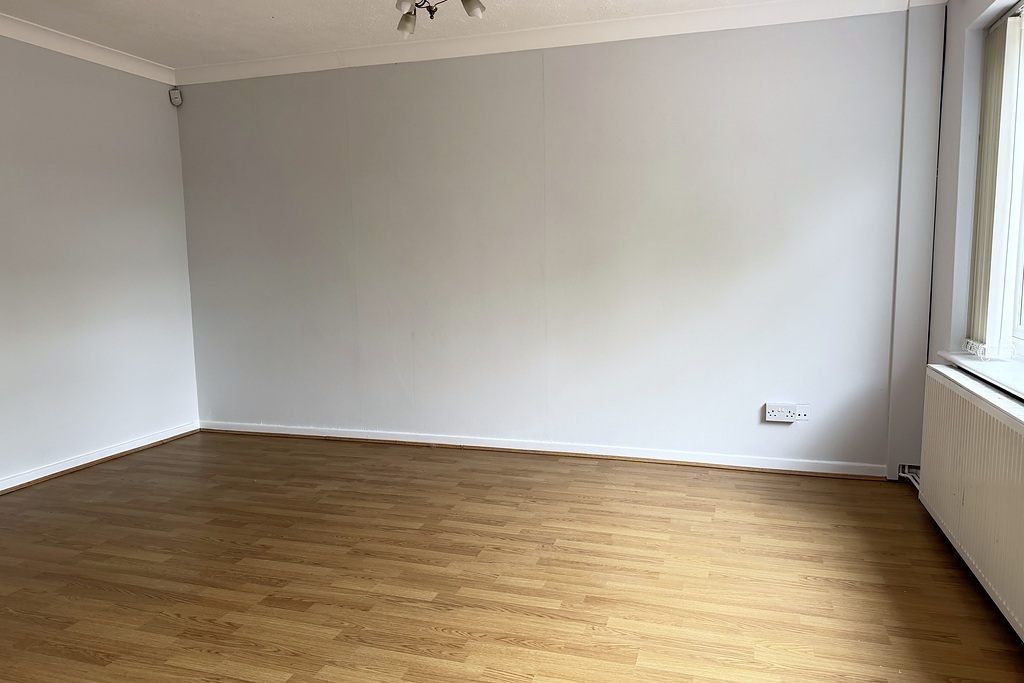 Property photo 3 of 10 Living Room