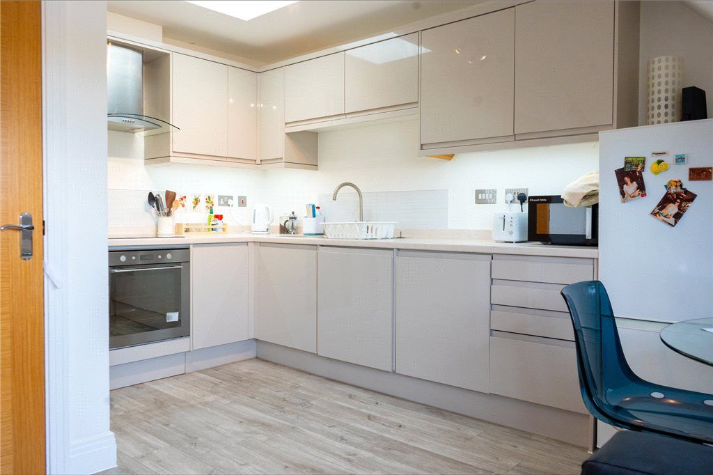 Property photo 3 of 13 Kitchen/Reception