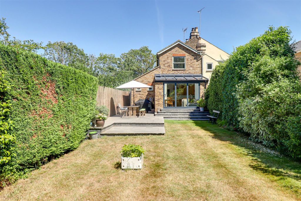 Property photo 2 of 34