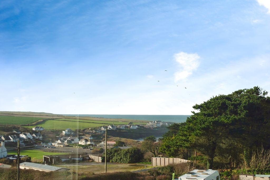 Property photo 3 of 17 Photo