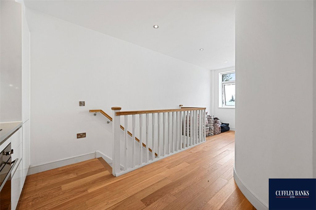 Property photo 2 of 6 Picture No. 03