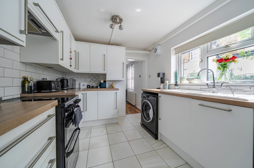 Property photo 3 of 10 1441973-13-69De6B...