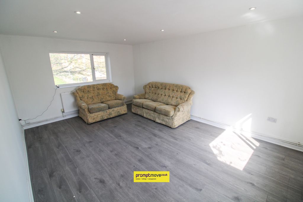 Property photo 2 of 11 Na