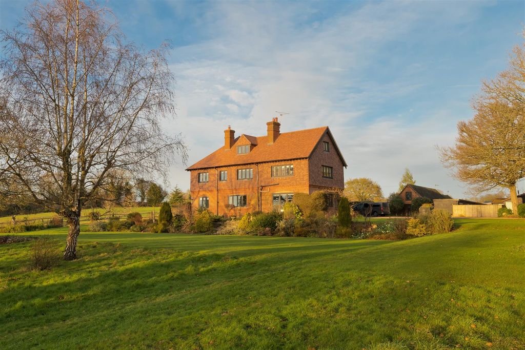 Property photo 1 of 16 West End House 06.Jpg