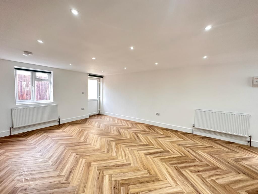 Property photo 3 of 5 Gallery