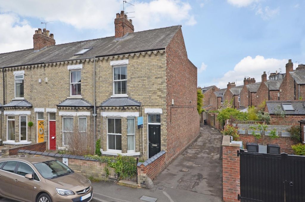 Property photo 1 of 10 0 General