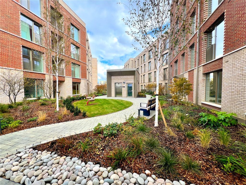 Property photo 1 of 10 Fusion Gardens