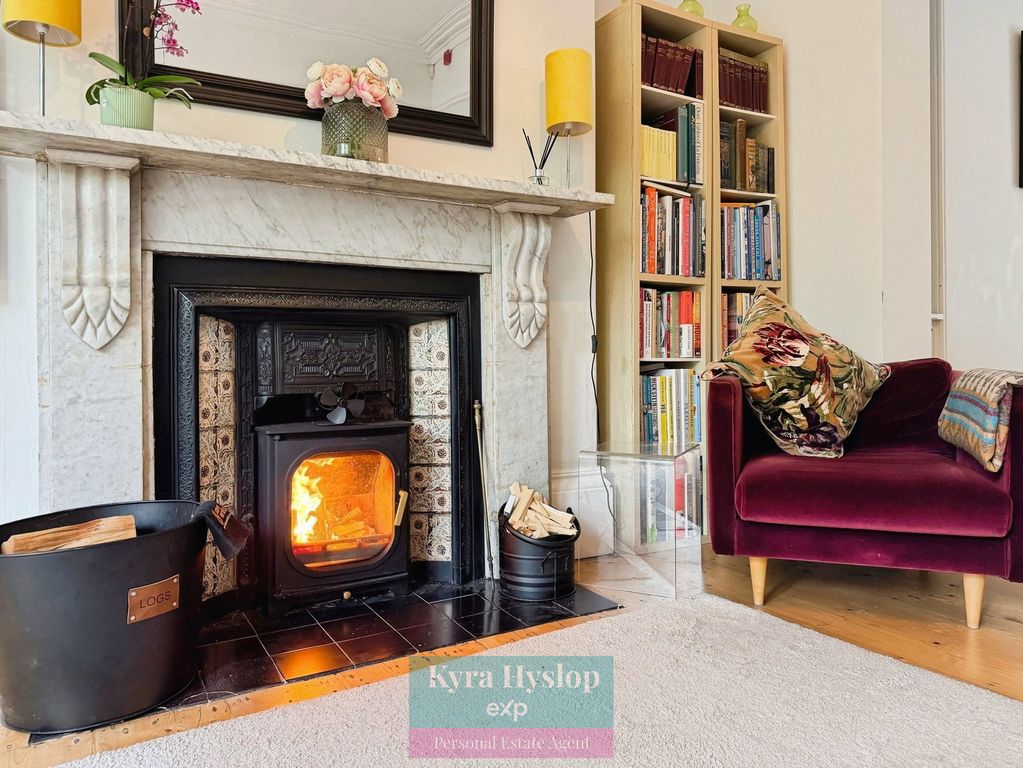 Property photo 3 of 32