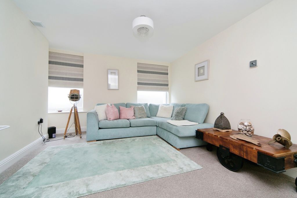 Property photo 2 of 15 Photography