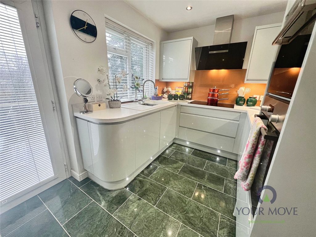 Property photo 2 of 17 Kitchen