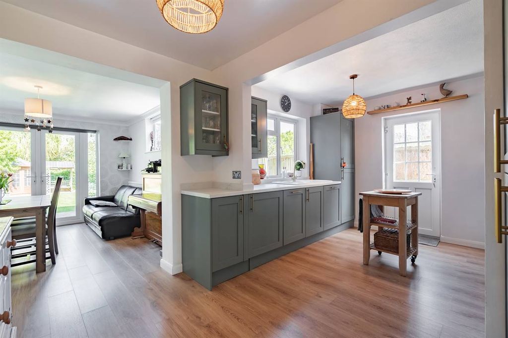 Property photo 2 of 23