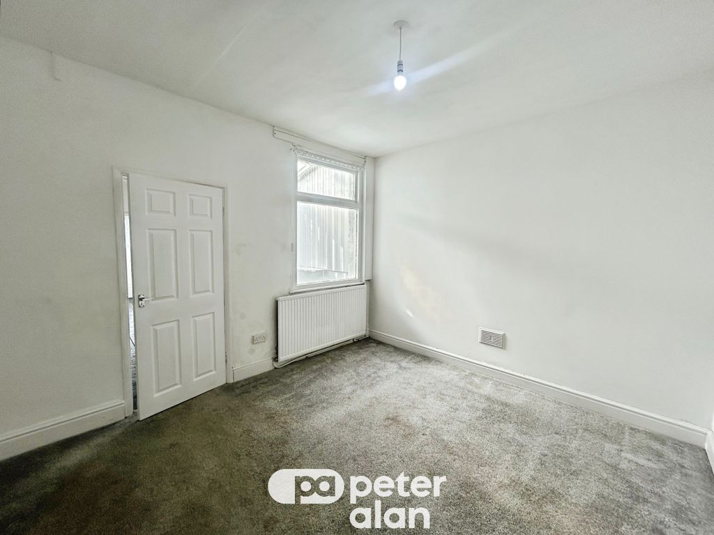 Property photo 2 of 17 Image