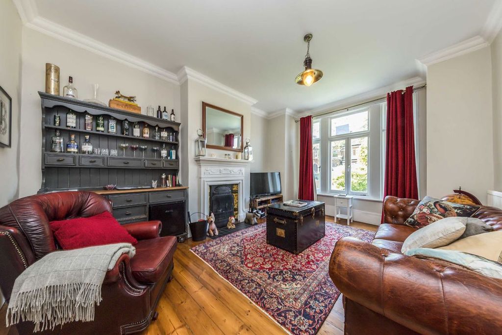 Property photo 2 of 6
