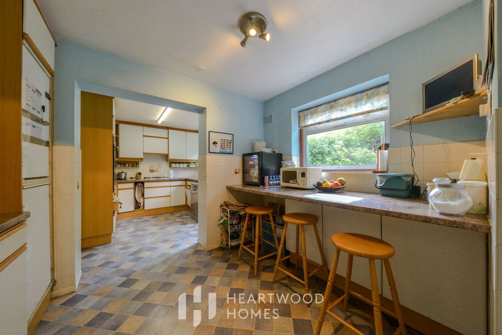 Property photo 1 of 27
