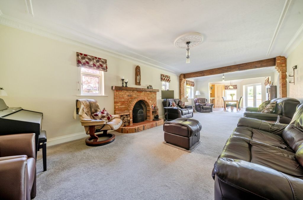 Additional image 2 of 5 bed bungalow for saleAylesby, Grimsby, Lincolnshire DN37