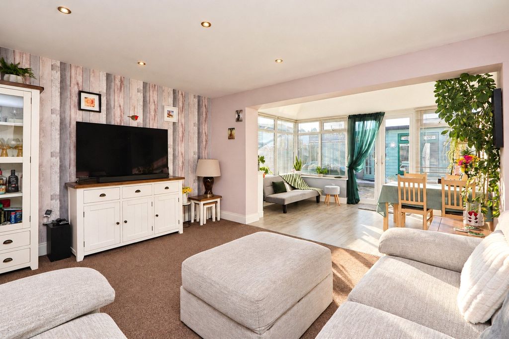 Property photo 2 of 17 Picture No. 69
