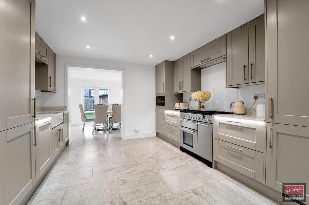 Property photo 3 of 16 Dsc09655