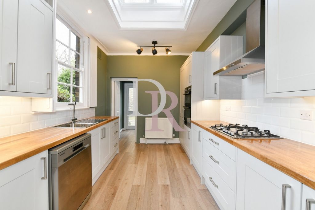 Property photo 2 of 23 Kitchen