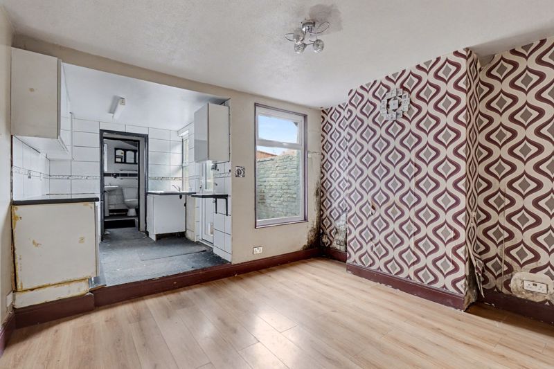 Property photo 3 of 11 Photo 2