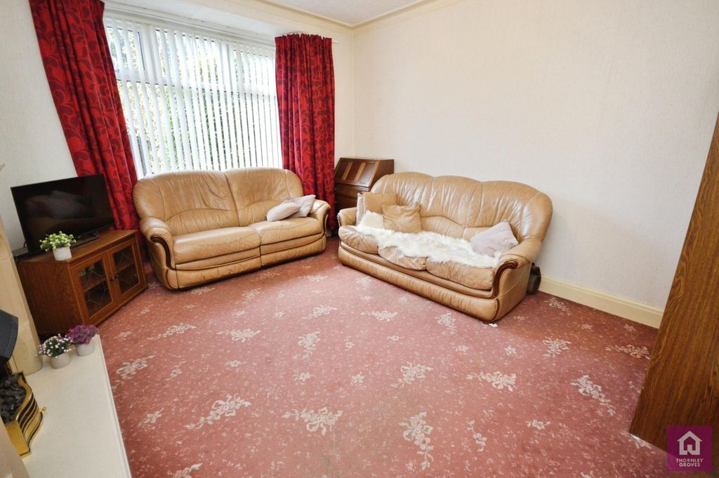 Property photo 3 of 15 Dining Room