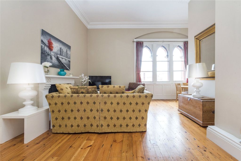 Property photo 3 of 13