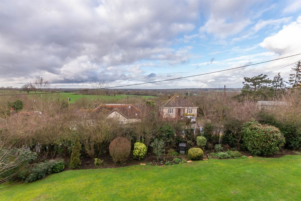 Property photo 2 of 10 Outside