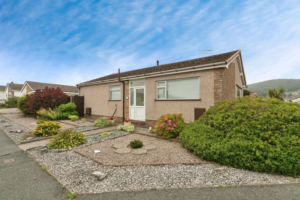 Property photo 2 of 17 Photo
