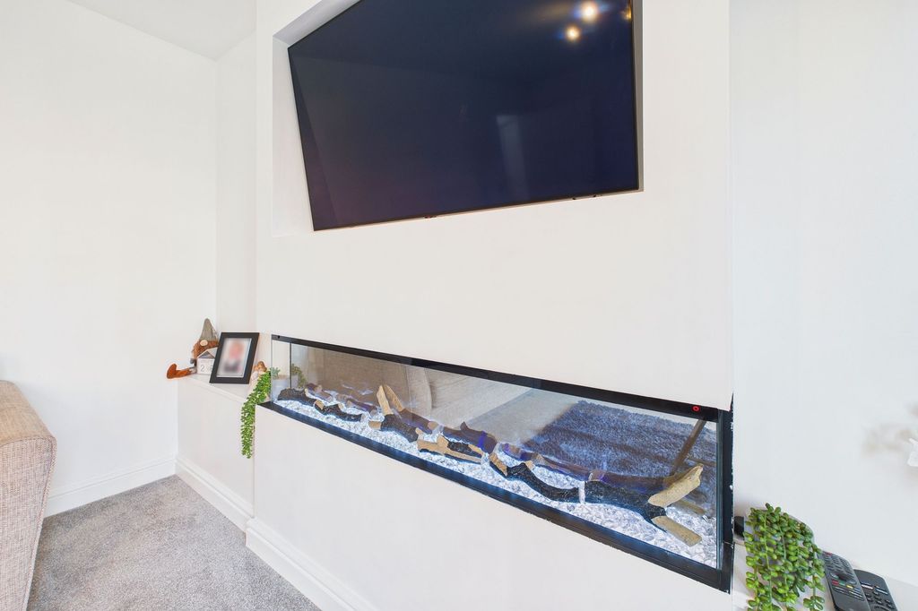 Property photo 3 of 23