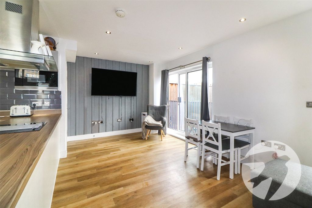Property photo 3 of 18 Picture No. 31