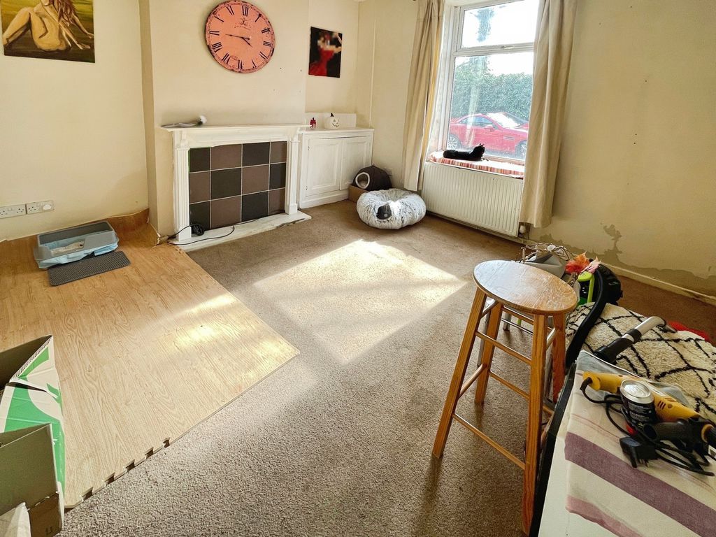 Property photo 2 of 11 Lounge