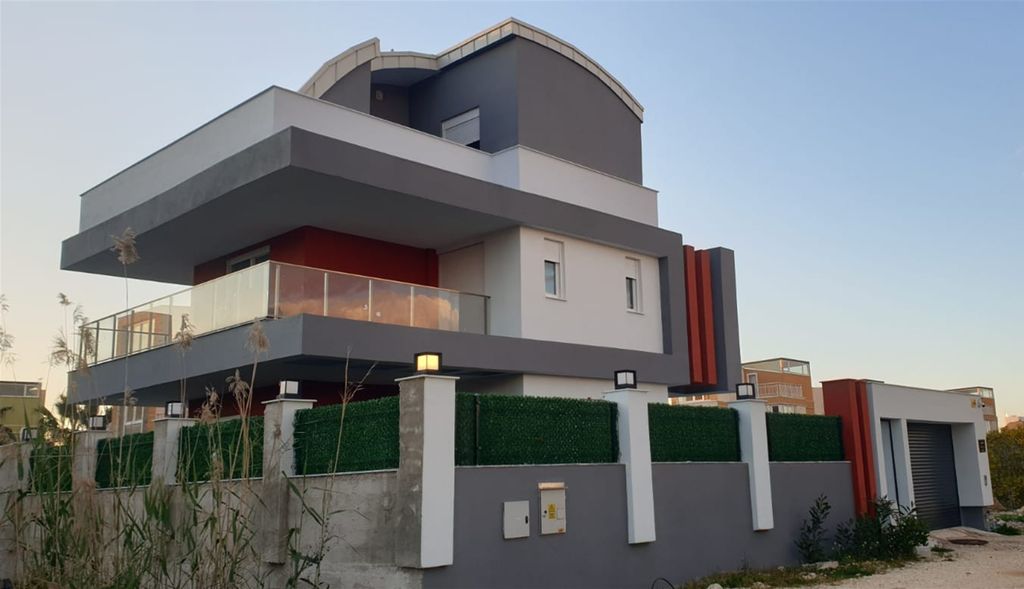 Property photo 1 of 10 Idyllic Antalya Villa For Sale In Belek - Fully Walled And Gated