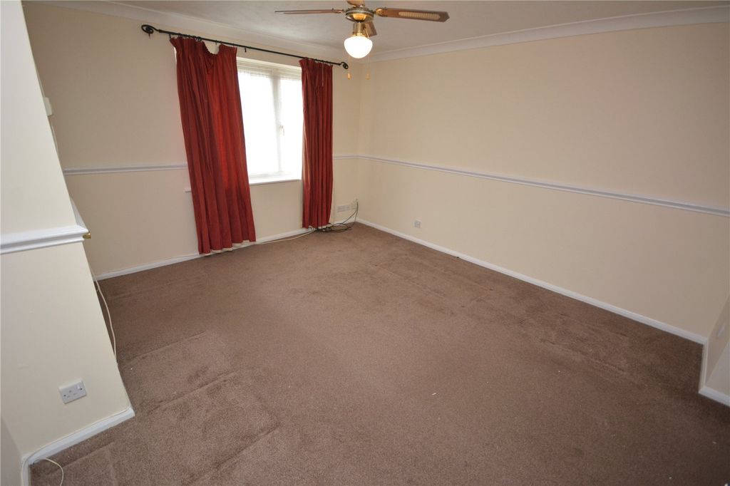 Property photo 2 of 7 Lounge