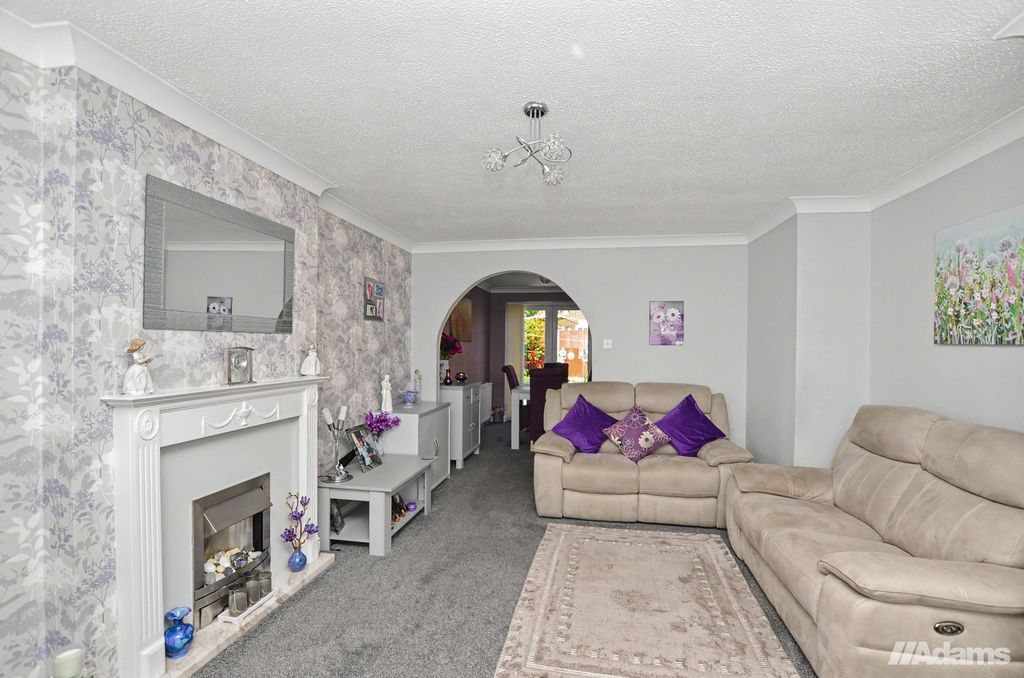 Property photo 3 of 28