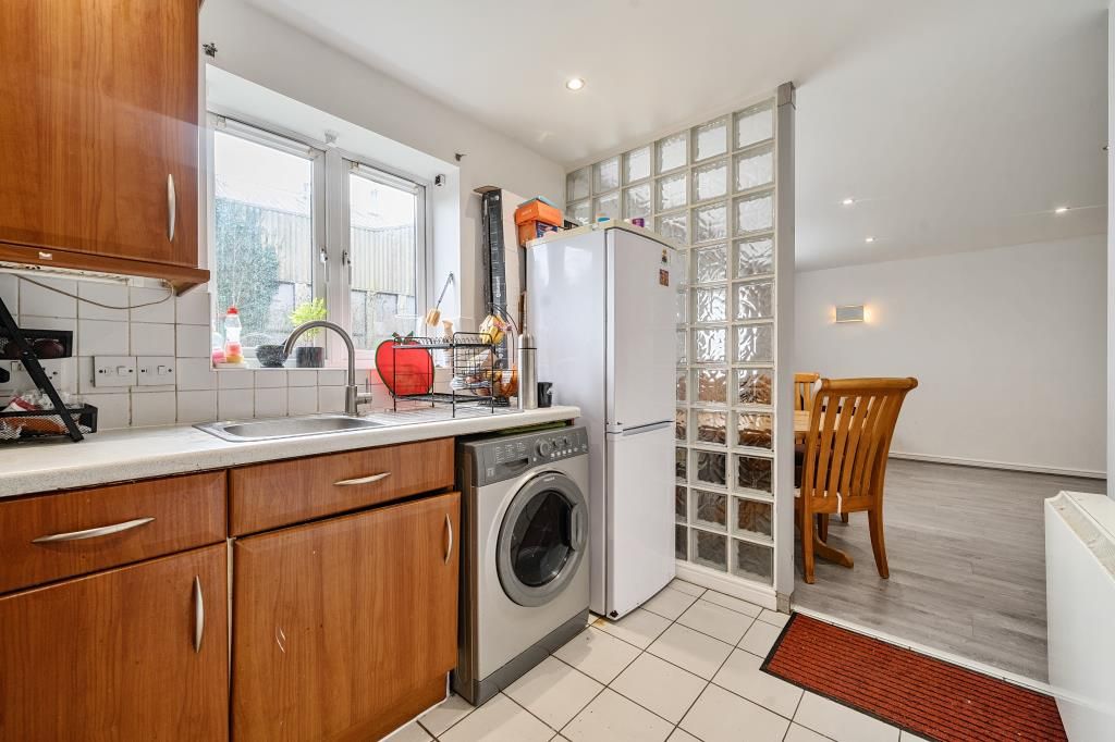 Property photo 2 of 18 Kitchen