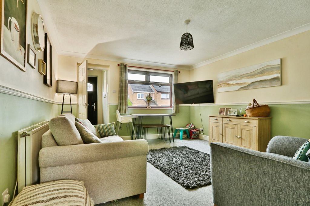 Property photo 2 of 9 4678604