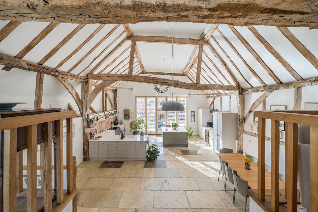 Property photo 2 of 22