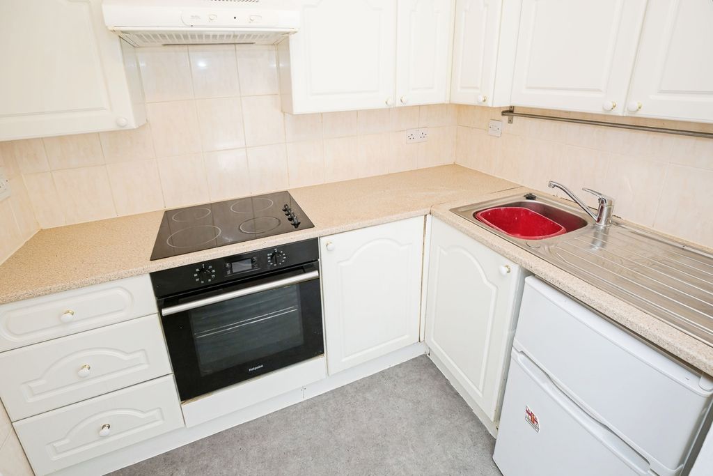 Property photo 2 of 13 Photo