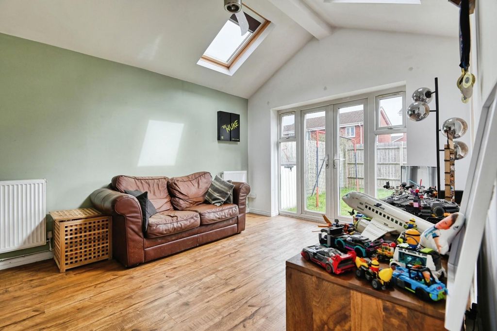 Property photo 2 of 21 9Pet2.Jpg