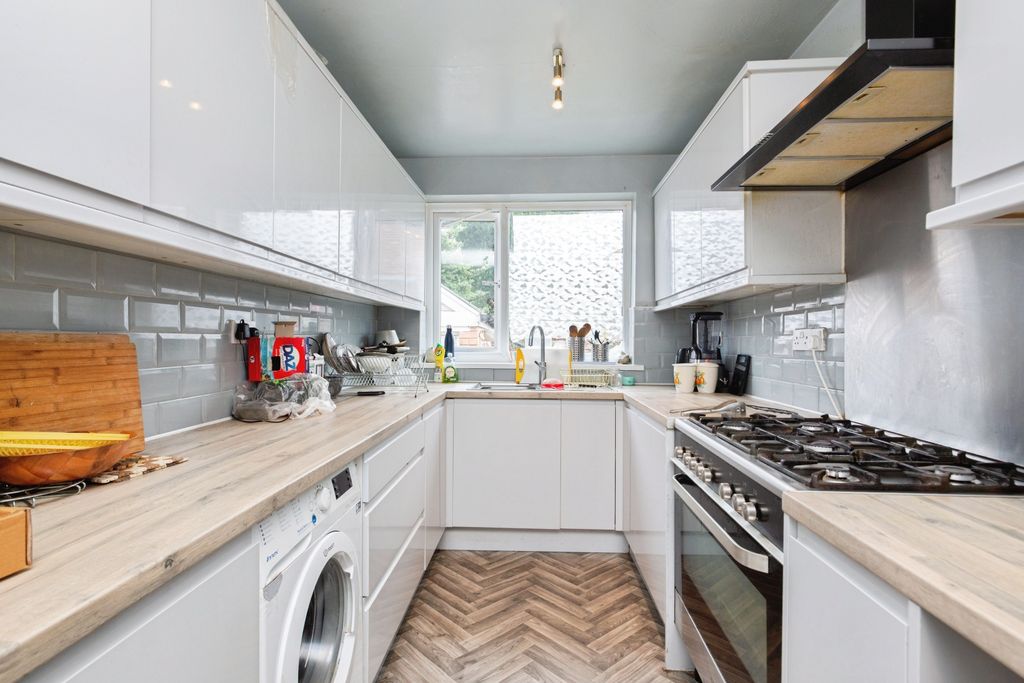 Property photo 3 of 15 Kitchen