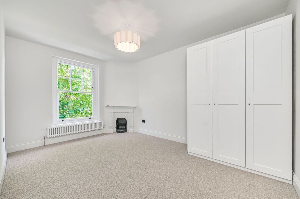 Property photo 3 of 8 Picture No. 13