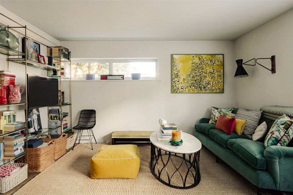 Property photo 2 of 8 Living Room