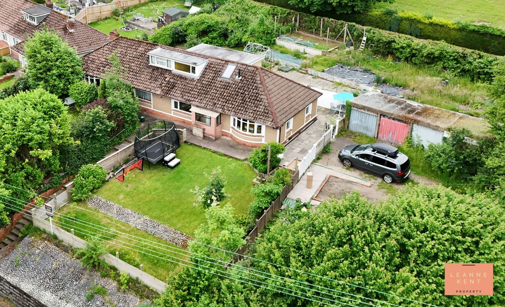 Property photo 3 of 44