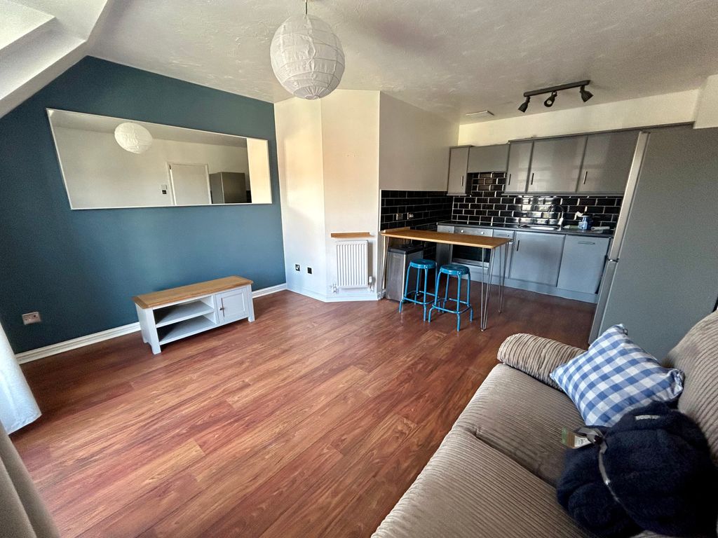 Property photo 3 of 13