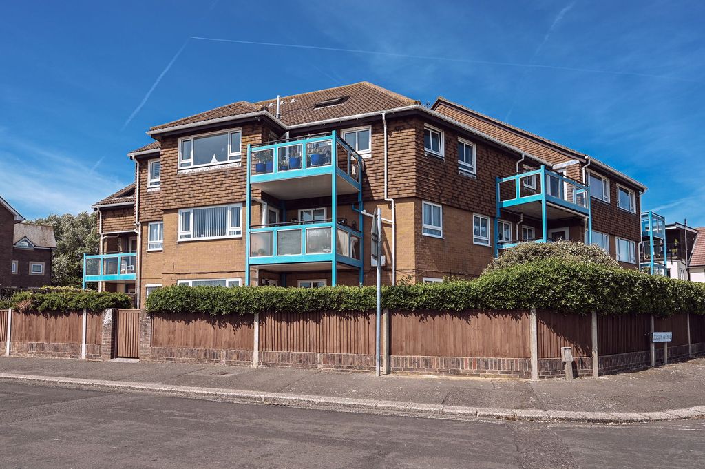 Property photo 1 of 14 Front