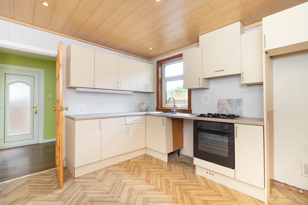 Property photo 3 of 30 Kitchen